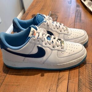 Nike White Navy Light Blue Low-Top Sneakers